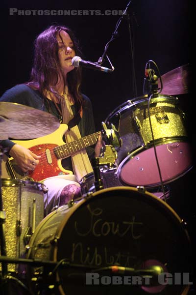 SCOUT NIBLETT - 2008-05-24 - PARIS - La Maroquinerie - Emma Louise Niblett